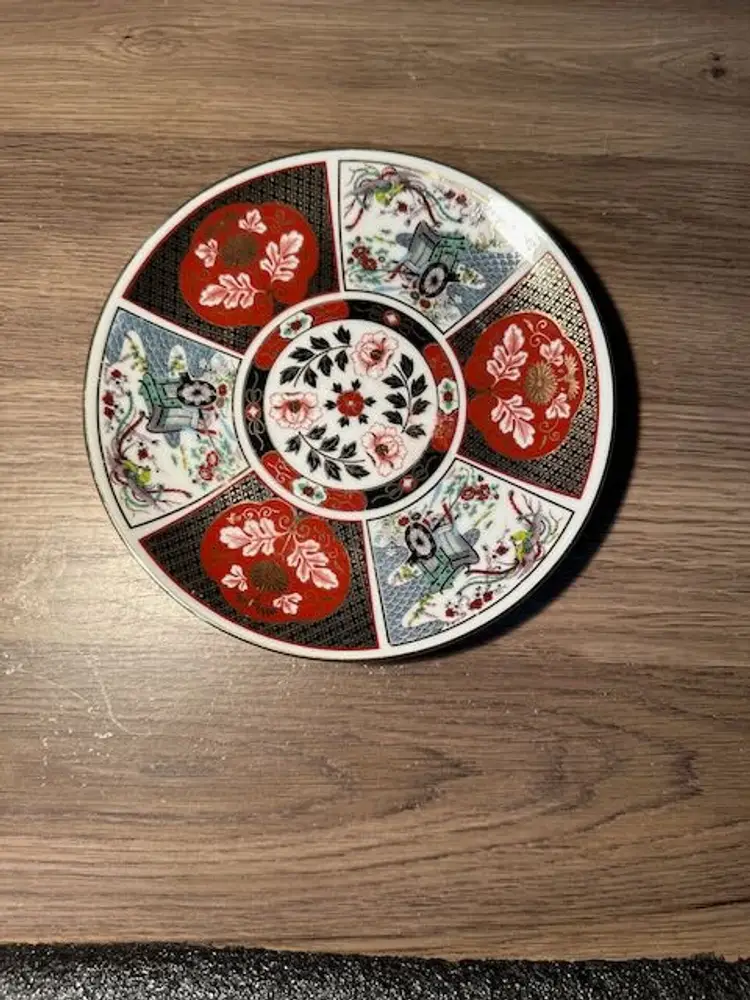 Chinese Qianlong Nian Zhi Porcelain Display Plate