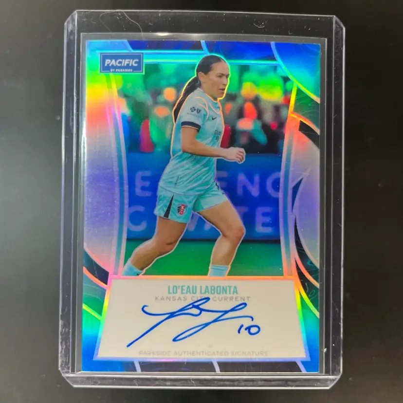 Lo’eau Labonta 2025 Parkside Pacific NWSL Signature Series Autograph Soccer Card