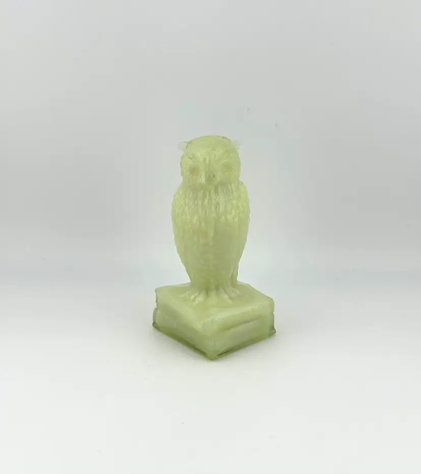 Vintage Degenhart Wise Ole’ Owl Light Custard Slag Glass Figurine 1.5“x 1.75”x 3.75”