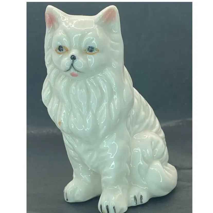 Vintage Long Haired White Persian Cat Figurine, Ceramic 3 1/2” X 2” READ