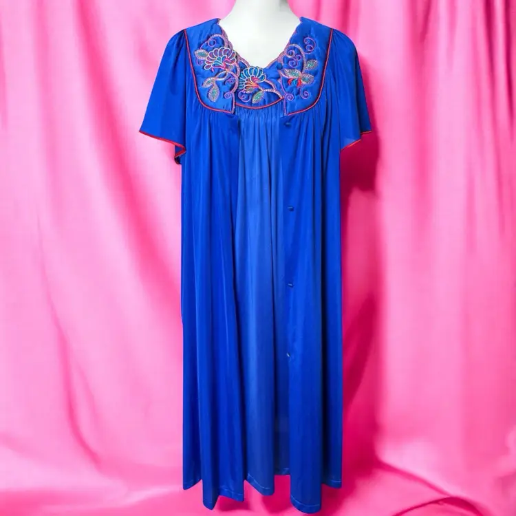 Vintage Vanity Fair Bright Blue Embroidered Nightgown & Robe 60s Peignoir Set M