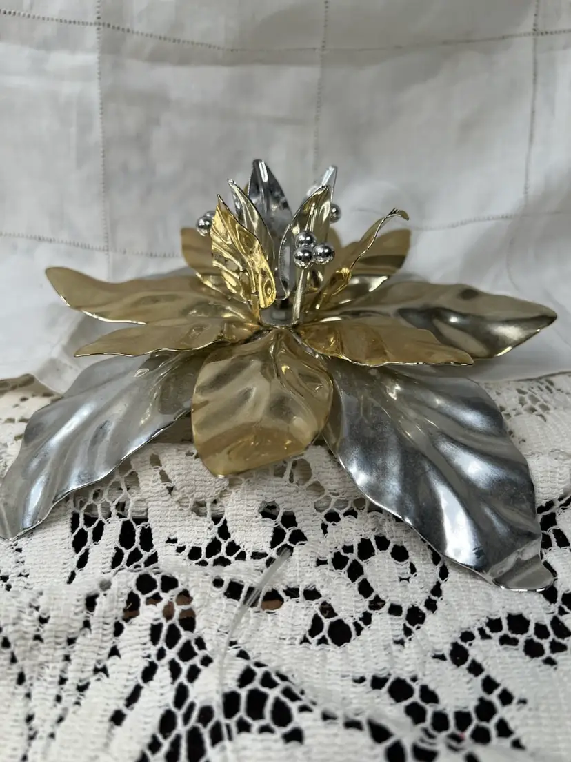 002 Silver And Gold Metal Dept 56 Poinsettia And Berries Candle Stick Holder 8.5" X 3.5" Taiwan