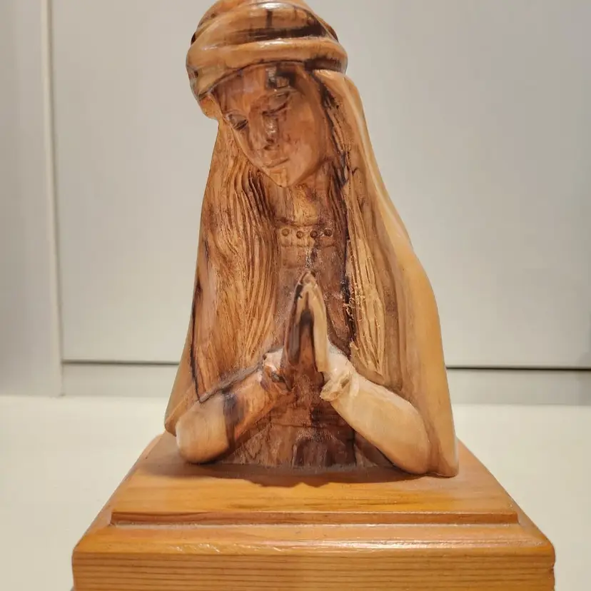 Olive Wood Carved Handmade Mary praying 4.5" height Made in Bethlehem RARE