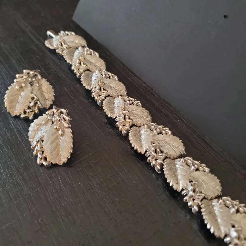 Crown Trifari Silver Tone Embossed Leaves Bracelet and Clip Earrings Set