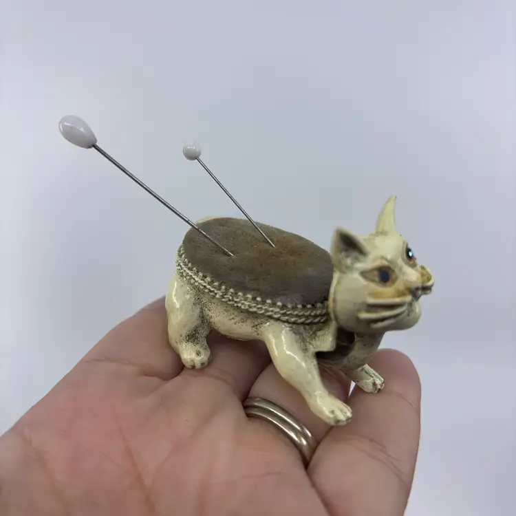 Vintage Florenza Cat Shaped Bobble Head Pin Cushion 2.5”