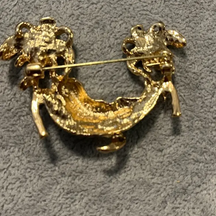 Vintage Tropical Santa Brooch Gold Tone