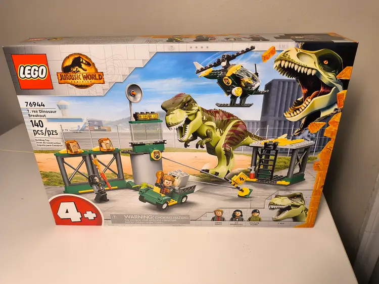 LEGO T Rex Dinosaur Breakout 76944