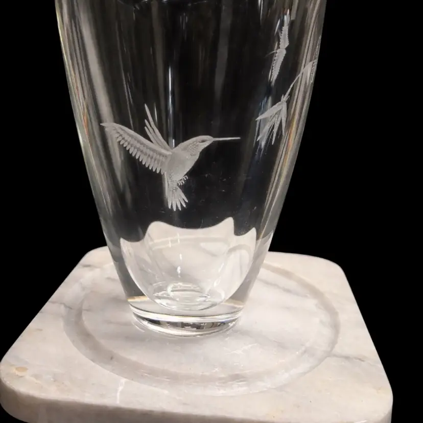 Studio Art Glass Etched Humming Bird Vase 6.7"T Signed RCC.S.Comac & 5.8 pounds