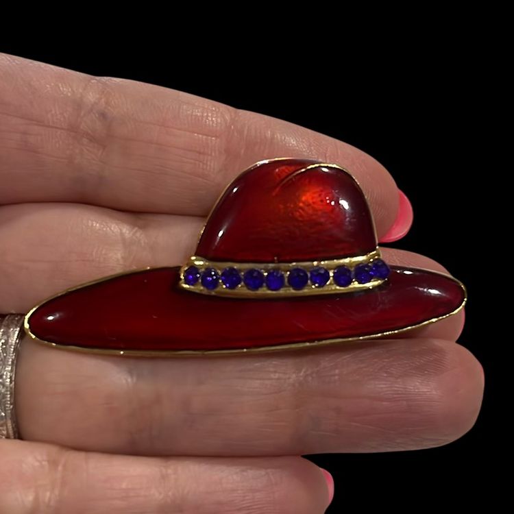 57. Vintage God Tone Costume Red Enameled & Purple Rhinestone Hat Brooch