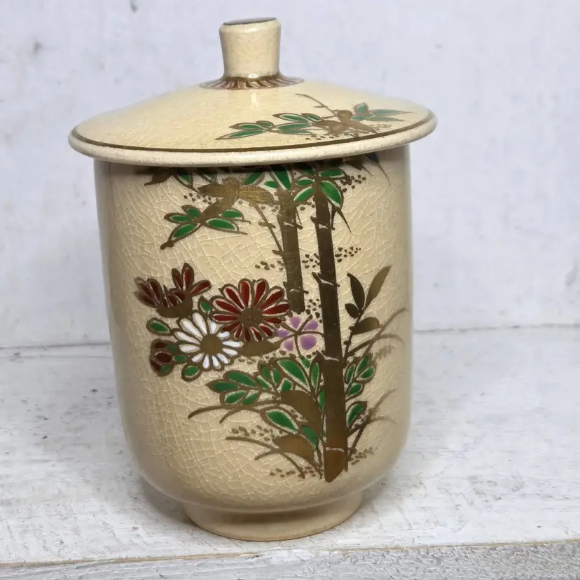 Vintage Lidded Tea Japanese Satsuma Qare Lidded Teacup.