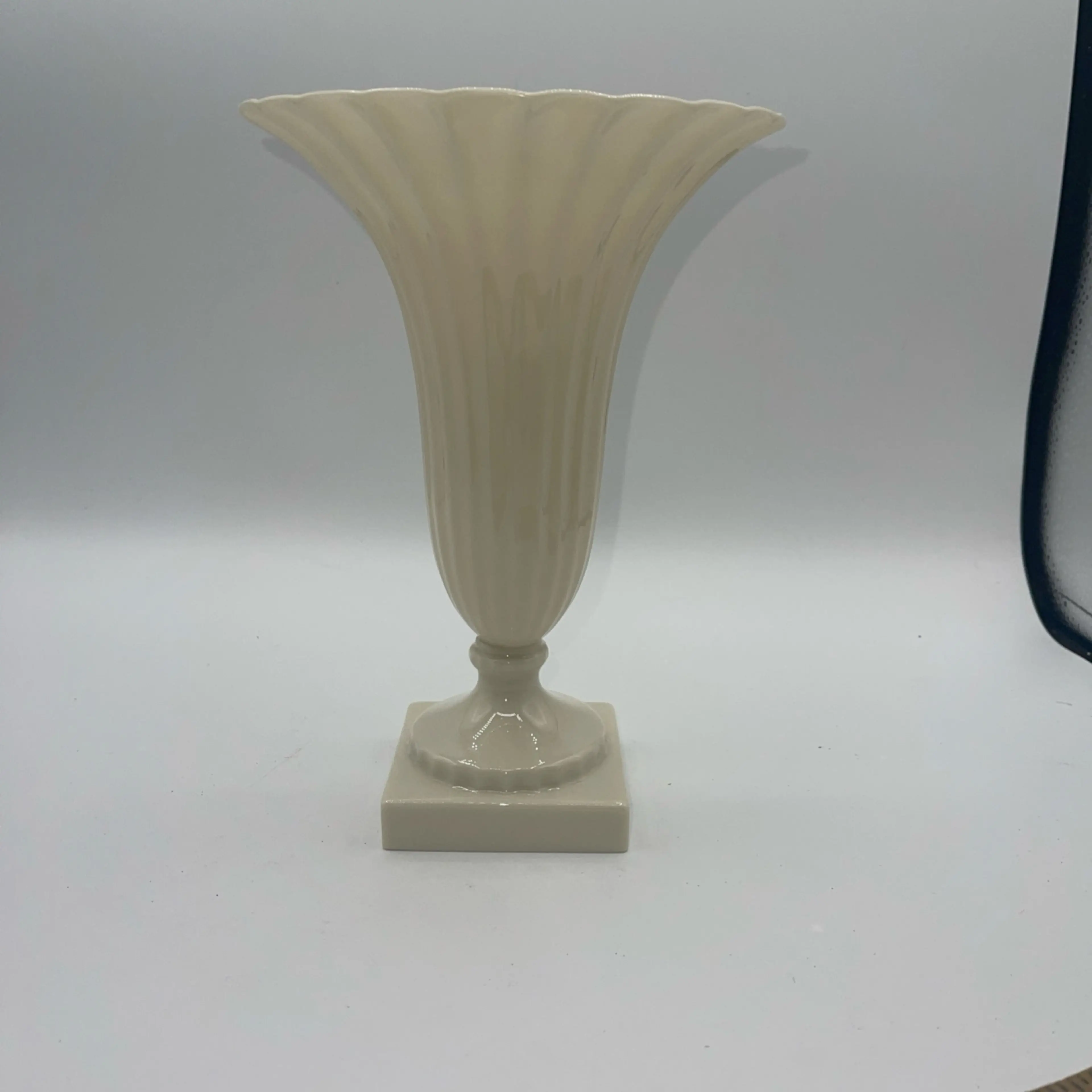 Image 2 of 6