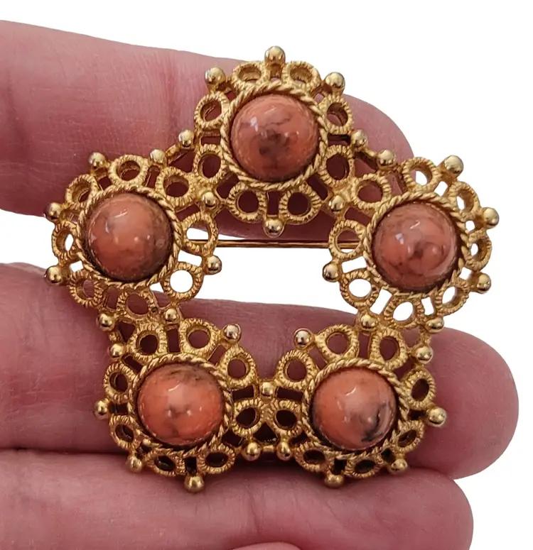 Sarah Coventry Gold Tone Open Star Bullet Lucite Cab Brooch Pin, Signed E654