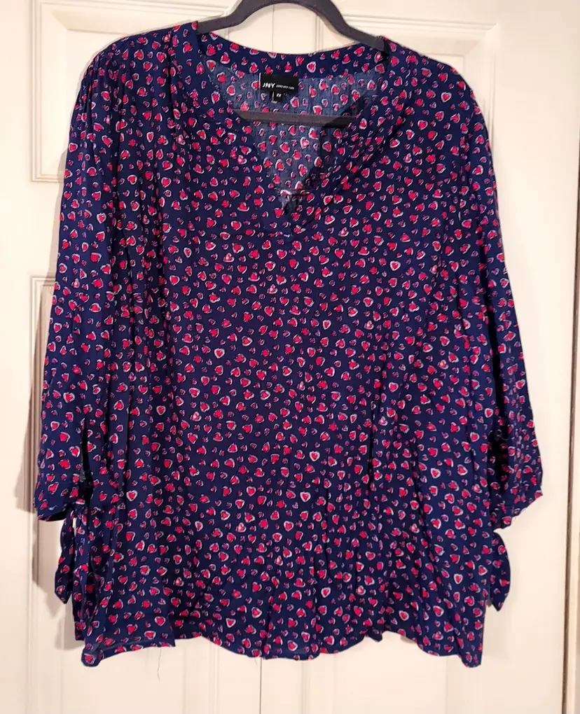 Jones New York sz 2x dark blue tunic with heart print vneck ties on Sleeves 3/4 sleeves