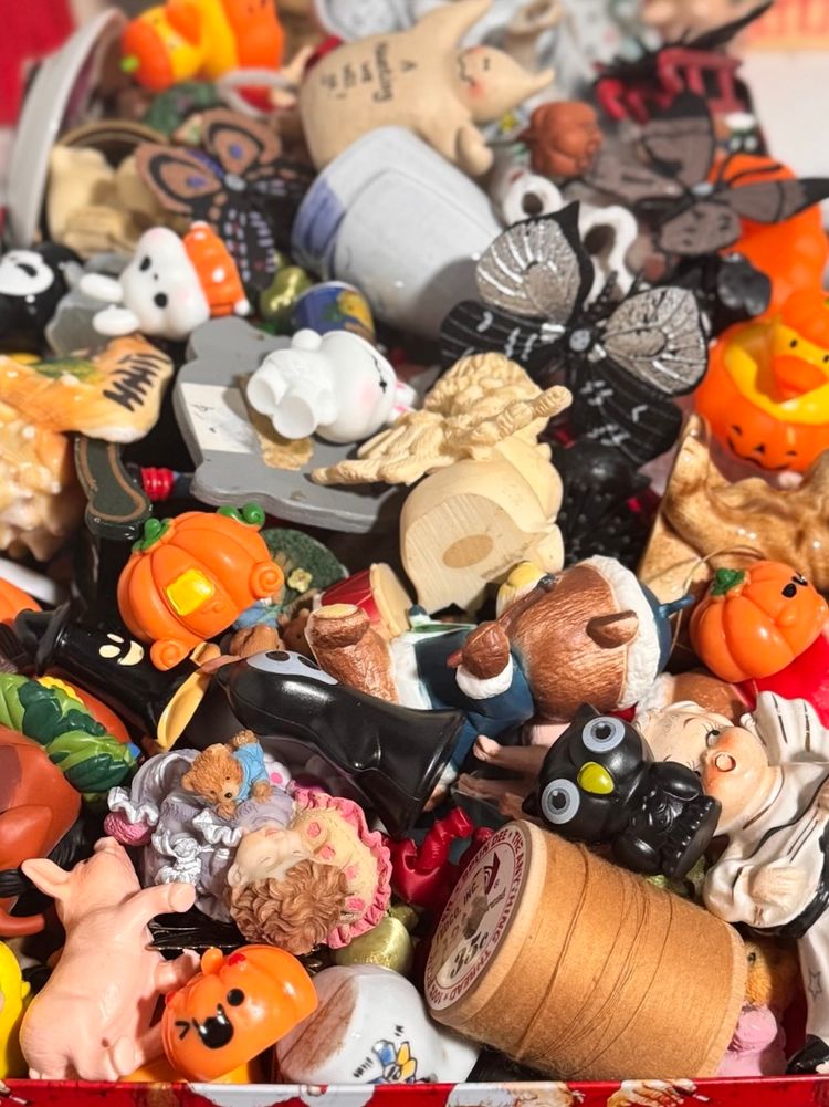$1 Starts!! Trinkets & Minis! 