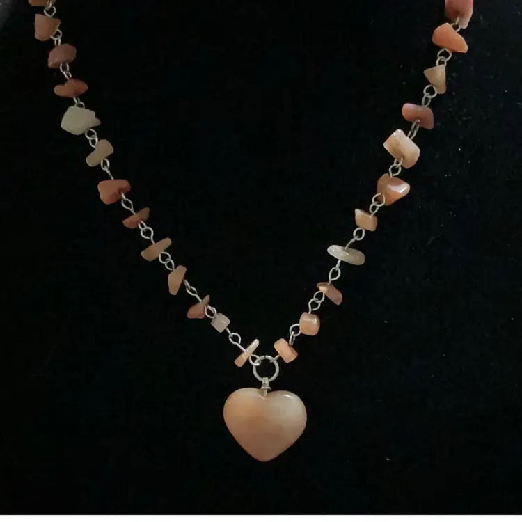Beautiful Silvertone  Orange Aventurine Heart Necklace. Aventurine Is In The Quartz’s Family ~  What A Beautiful Necklace!!!