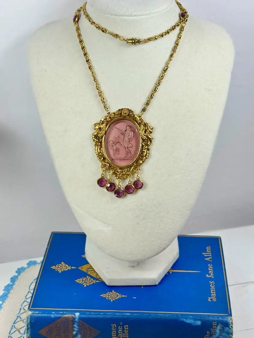 Vintage Goldette Intaglio Necklace 22”