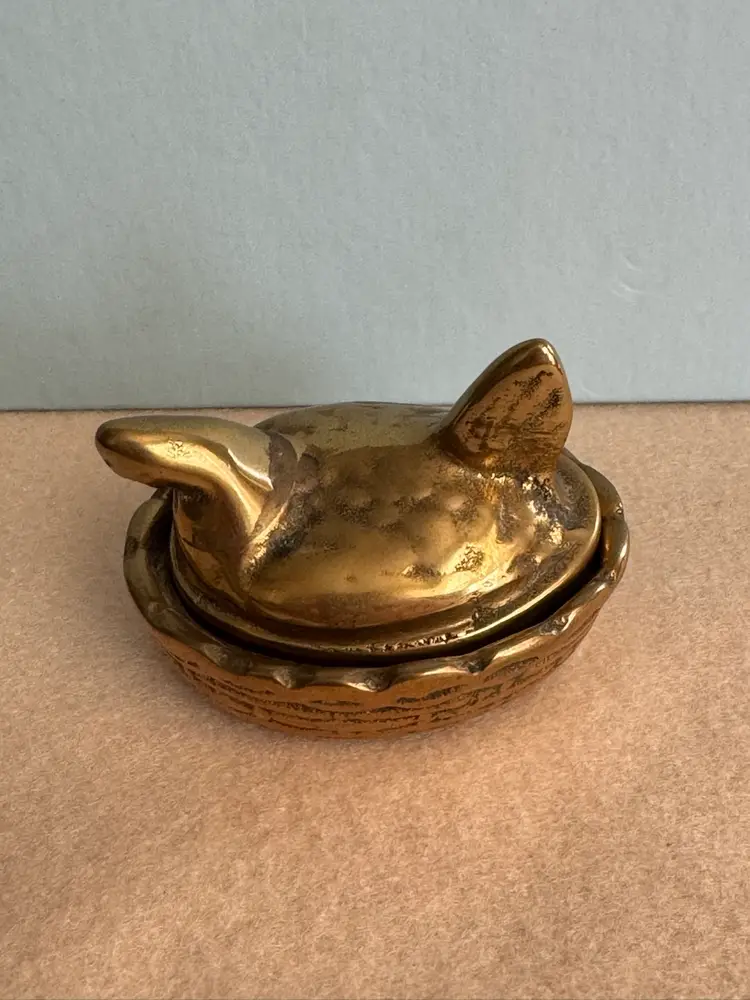 Vintage brass hen-on-nest trinket box, Made In Italy