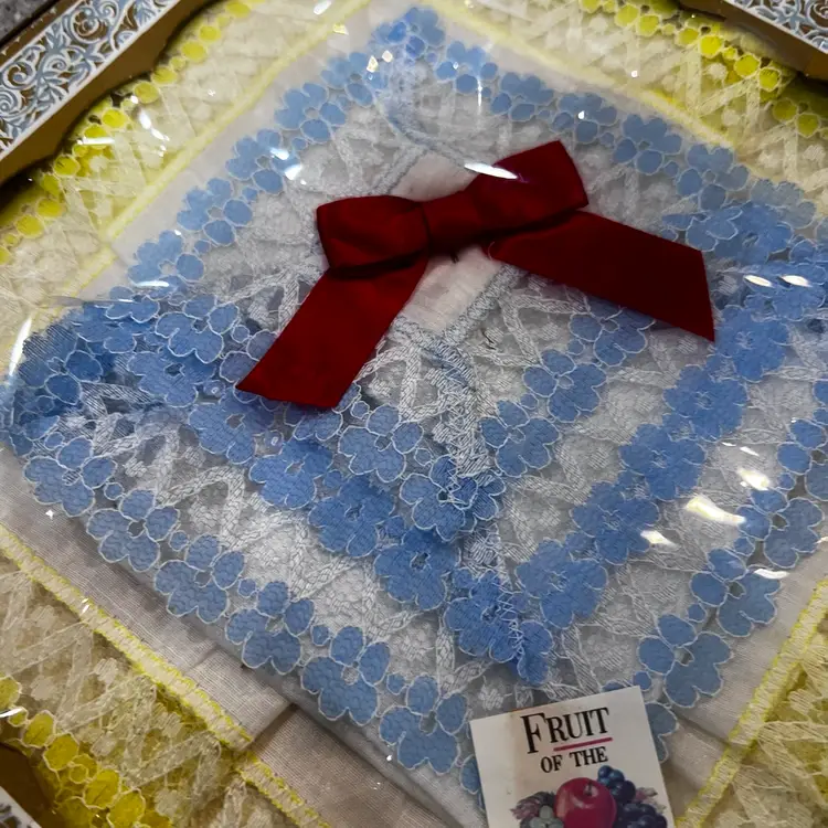 011 New Old Stock Women’s Hanky Fruit Of The Loom