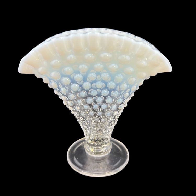 Vintage Fenton White Opalescent Mini Fan Vase 4”x 4.25” FF