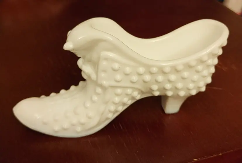 Fenton milk glass hobnail Shoe with cat head design. 1950's. 5.75 inches long. No chips or cracks.