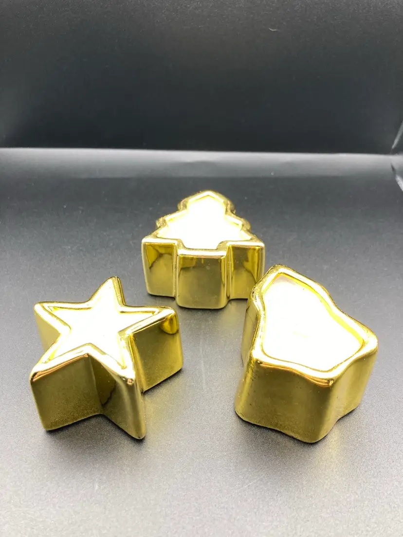 After Christmas Sale! 🎉🎉🎉 3  Gold Tone Candle Holders With Sparkly Candles (Wear To Gold)