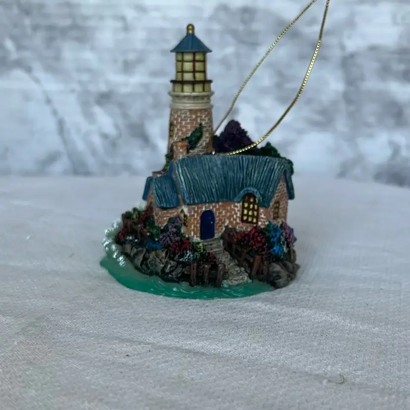 “Lighthouse At Peaceful Bay” Thomas Kincade’s Illuminated Lighthouse 2002