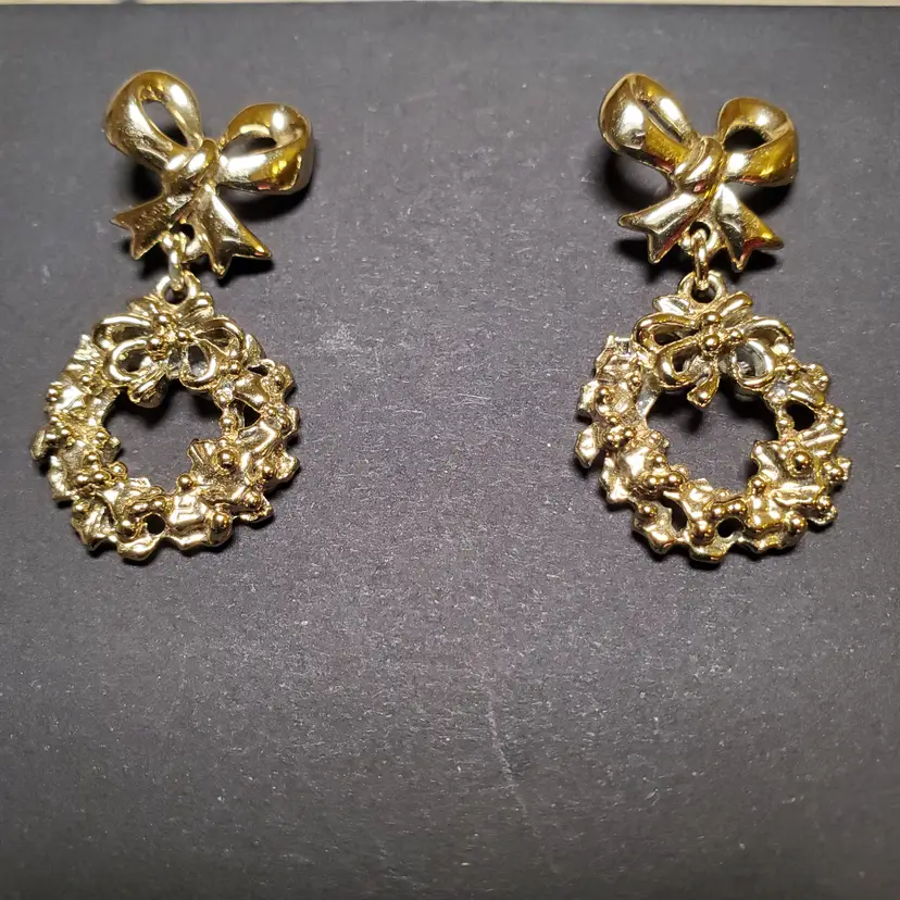 Bow and Wreath Gold Toned Pierced Earrings
