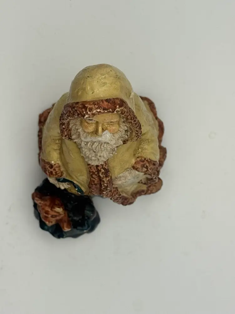 Vintage Resin (possibly Pecan She’ll Resin) Old World Santa 4”
