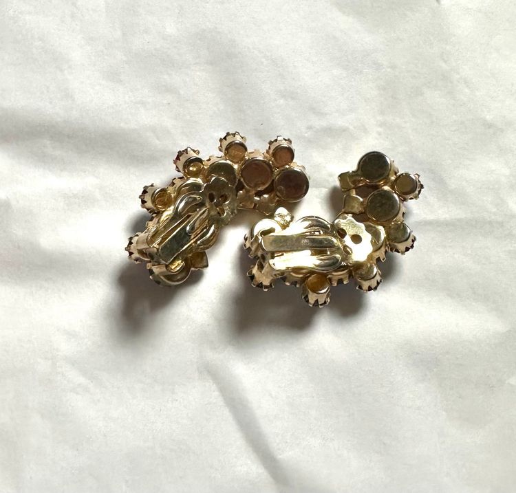 1950’s Vintage Red Aurora Borealis Clip On Earrings