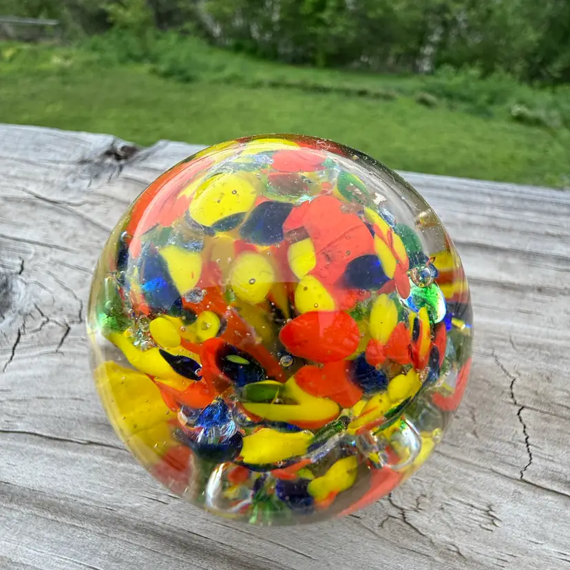 #03 - $10 Paperweight