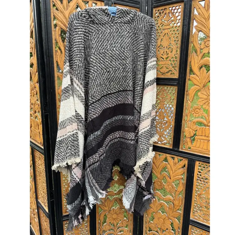 04 🔖Clearance🔖 Lodge Life Plaid Fringe Hooded Poncho PLUS