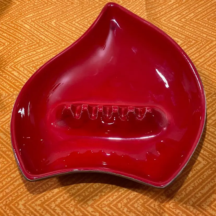 USA Pottery Boomerang Cherry Red Ashtray