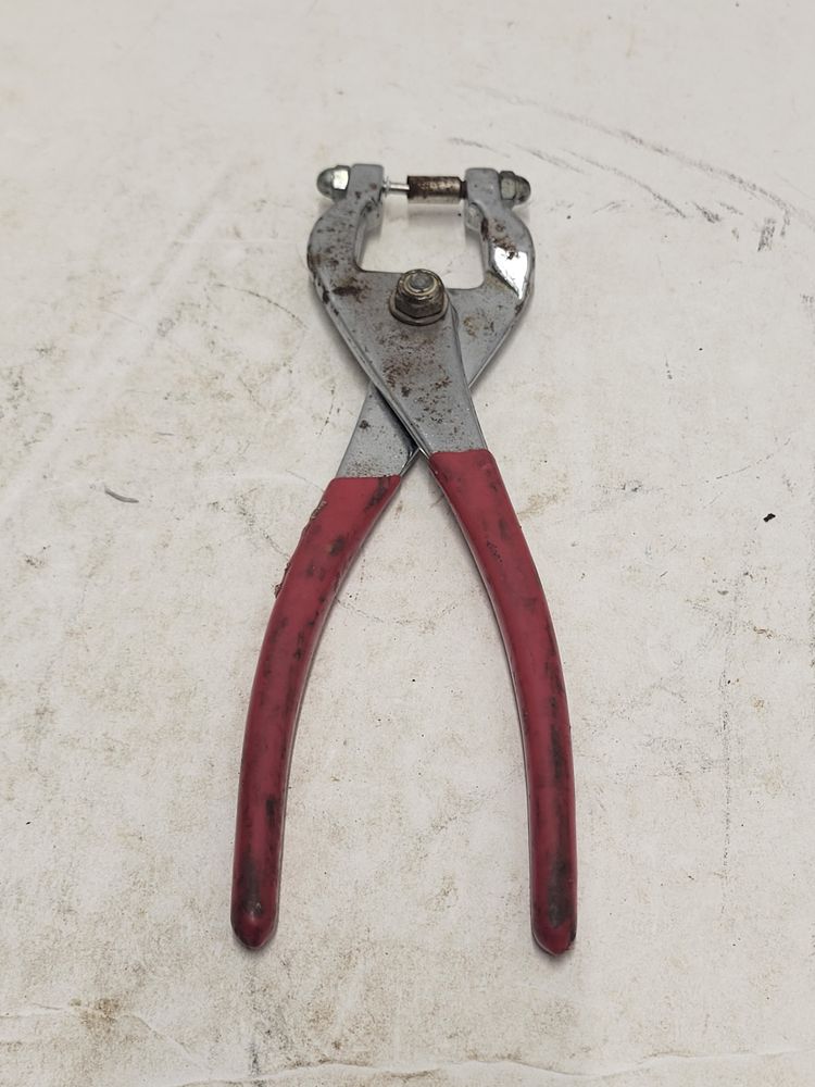 Ceiling Grid Punch Pliers. Grid Punch for 1/8" Rivets. Punches 9/16" Grid