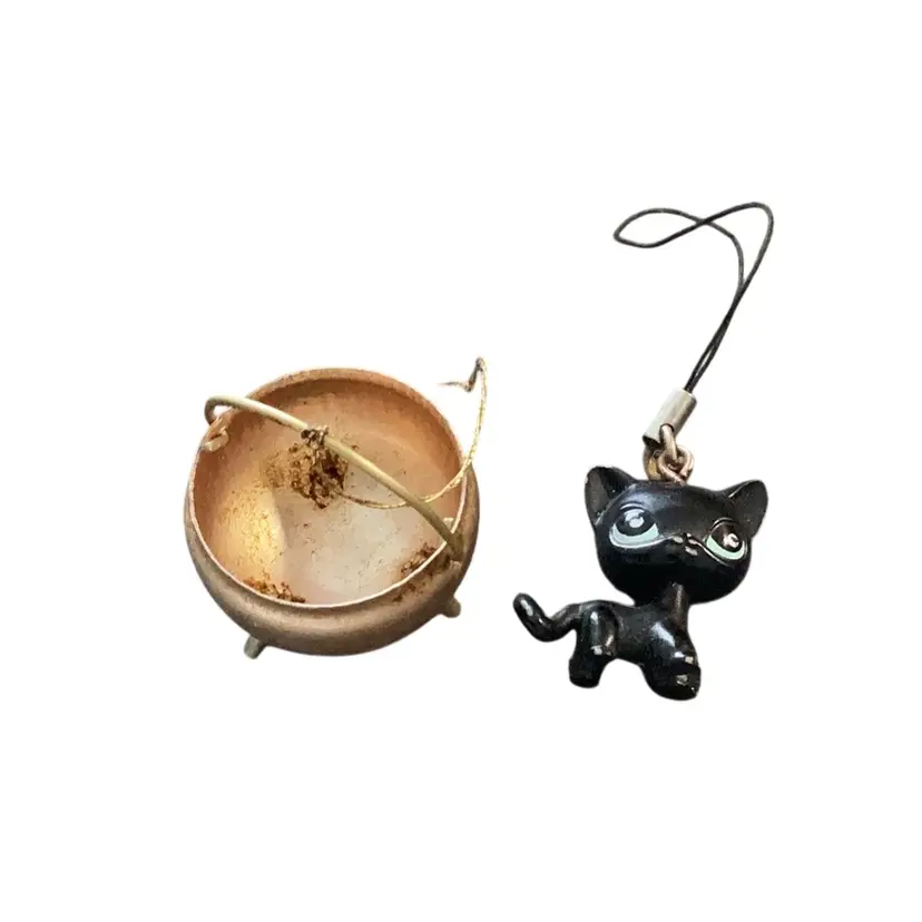 Mini Metal Cauldron And Littlest Pet Shop Black Cat Charm