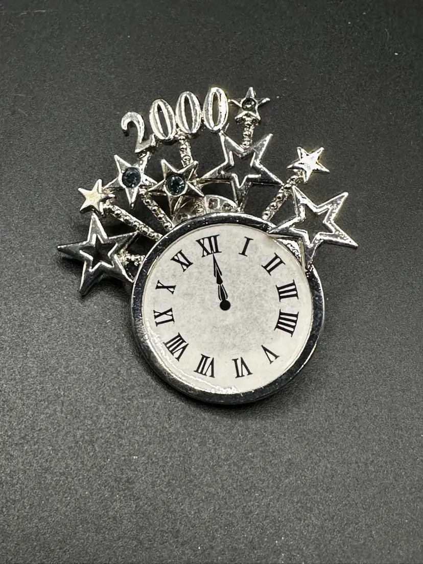 A108 - Avon 2000 Clock Celebration Pin