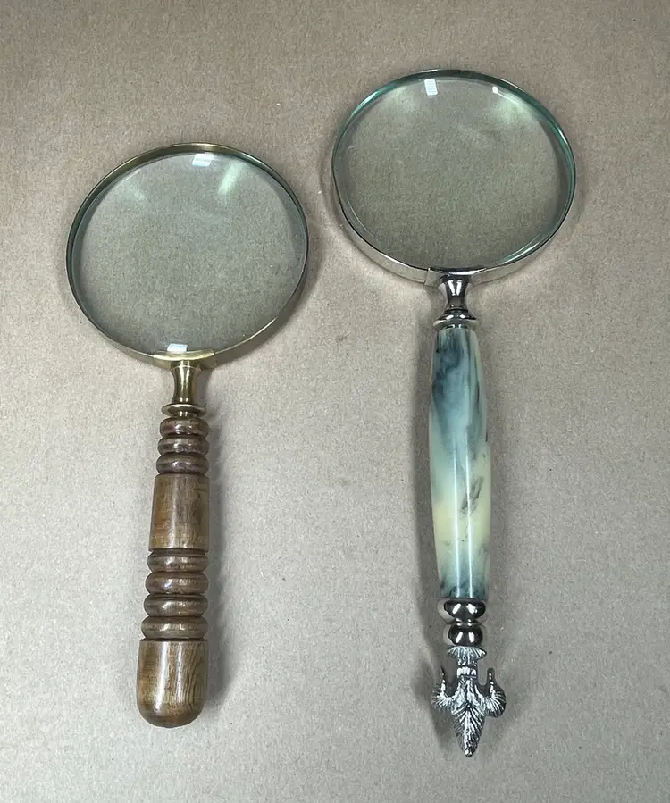 Magnifying Glass Wooden Handle Fleur De Lei Handle (2)