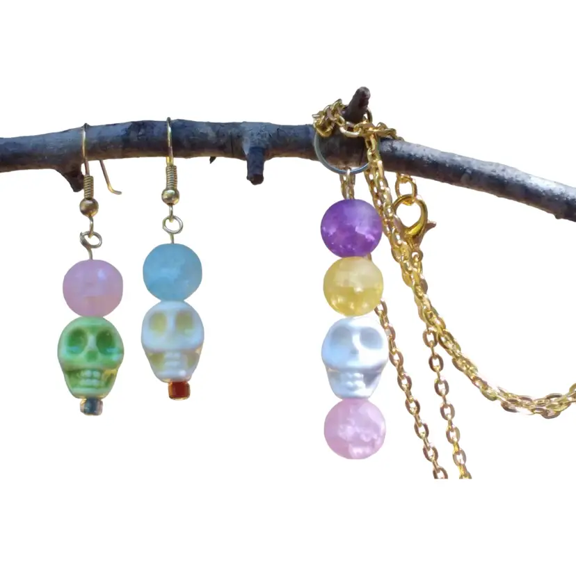 Skull Charm Earrings with Matching Necklace. Macabre. Halloween. Day of the Dead. Dia de los Muertos. Handmade by me 🫶.