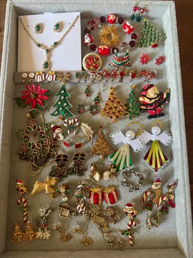$1 SB Christmas Jewelry Sale 