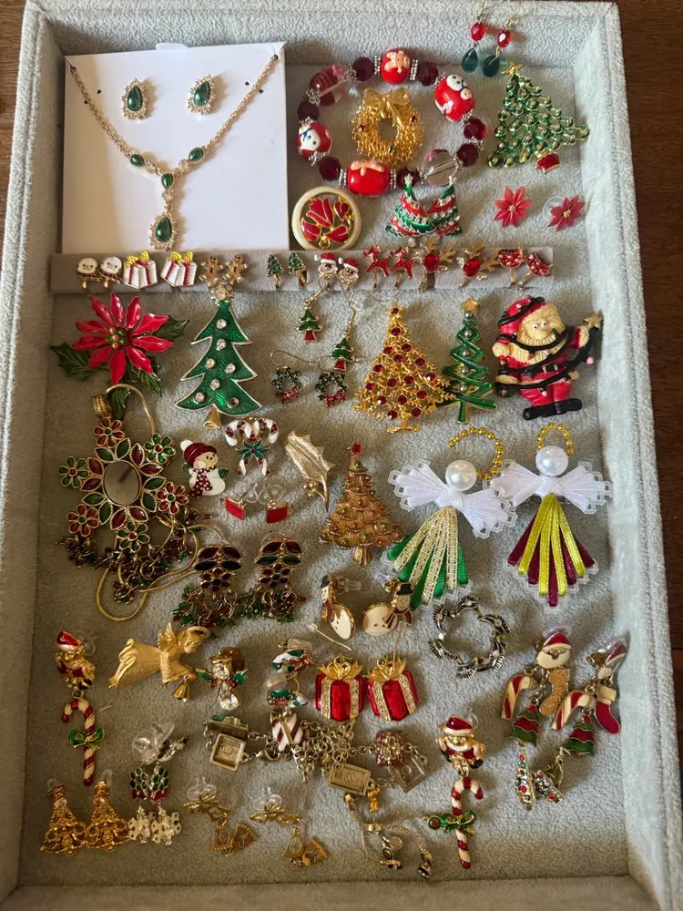 $1 SB Christmas Jewelry Sale 