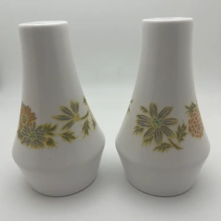 Noritake China Progression Sunny Side Salt and Pepper Shaker.