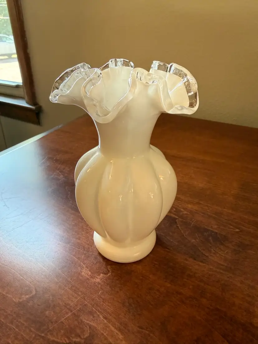 ☀️6” H x 4” H Vintage Fenton Silver Crest Vase