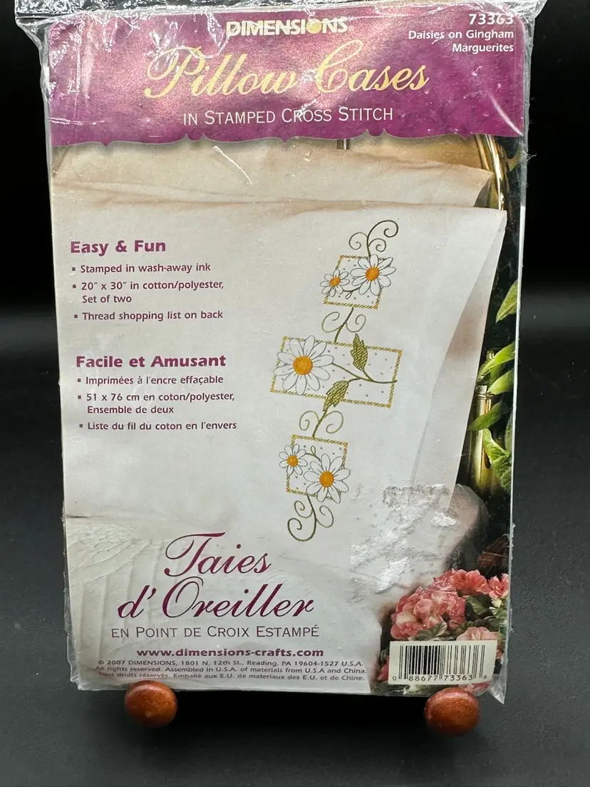 DIMENSIONS Daisies On Gingham CROSS STITCH Kit PILLOWCASES-Cotton-73363 Set Of 2