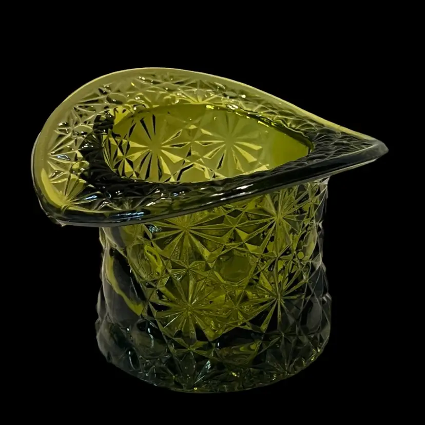 Vintage Daisy And Button Avocado Green Pressed Glass