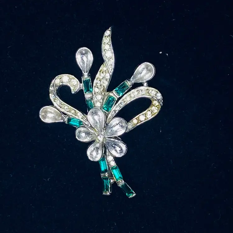 Vintage Emerald Green Rhinestone Brooch/Charm