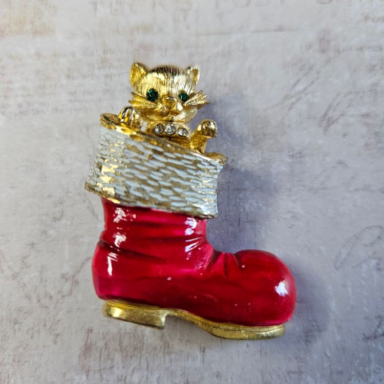 MYLU Cat in Boot Brooch