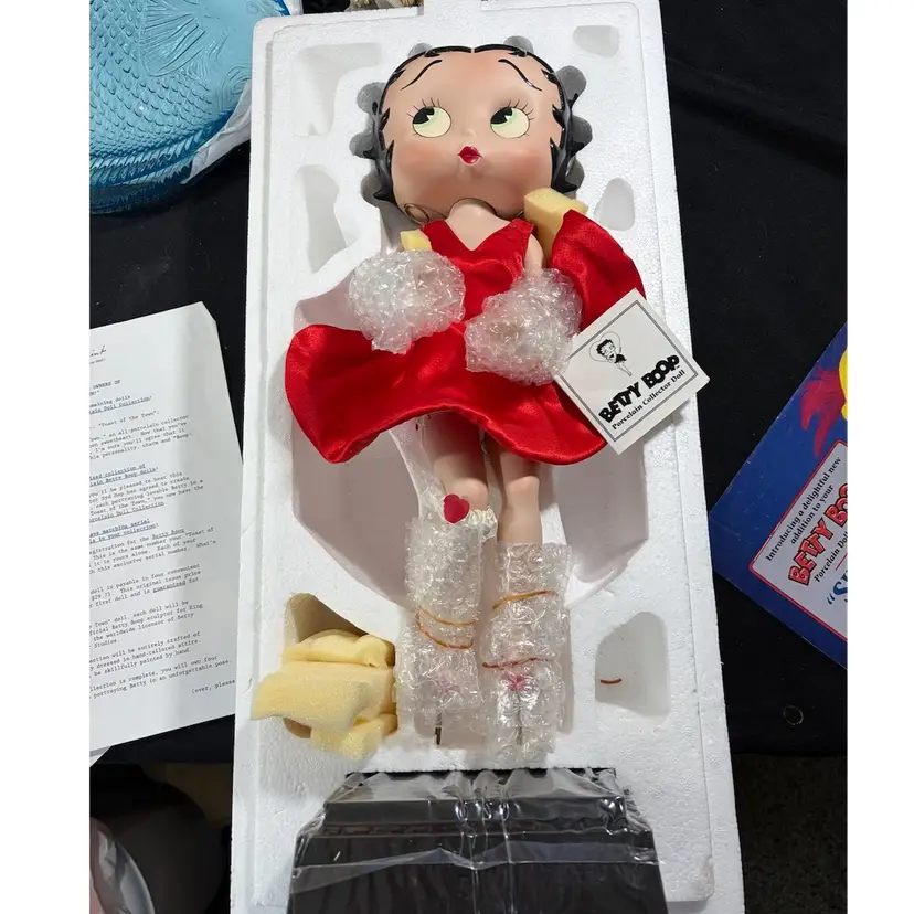 Danbury Mint Betty Boop Porcelain Doll 1995 16.5" 'Toast of the Town' Edition - With Paper Work & Box