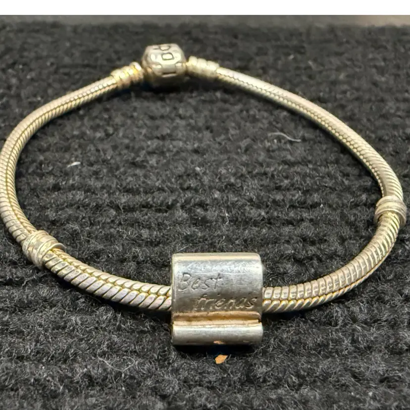PANDORA Silver 925 Bracelet Sz  7 with Best Friends Charm.  19.21 Grams
