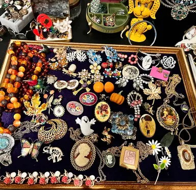 Vintage Jewelry! 😍