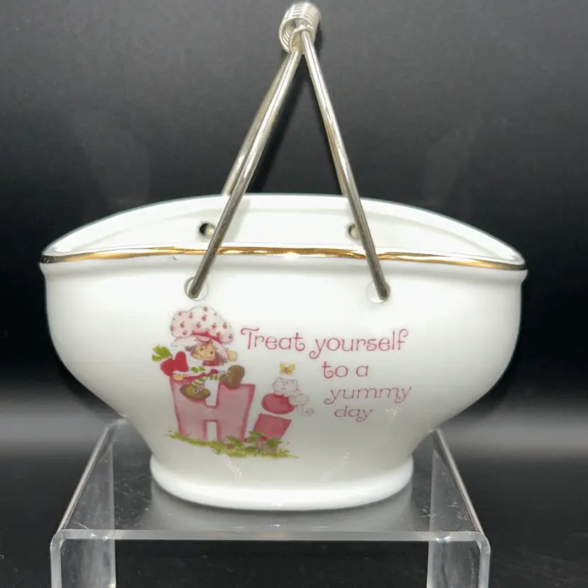 Vintage Strawberry Shortcake Porcelain Candy Basket HTF