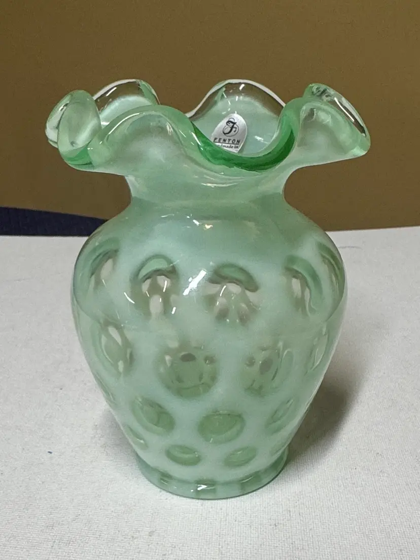 Fenton Green Opalescent Coin Dot Ruffled Rim Vase With Sticker 5 3/8” tall